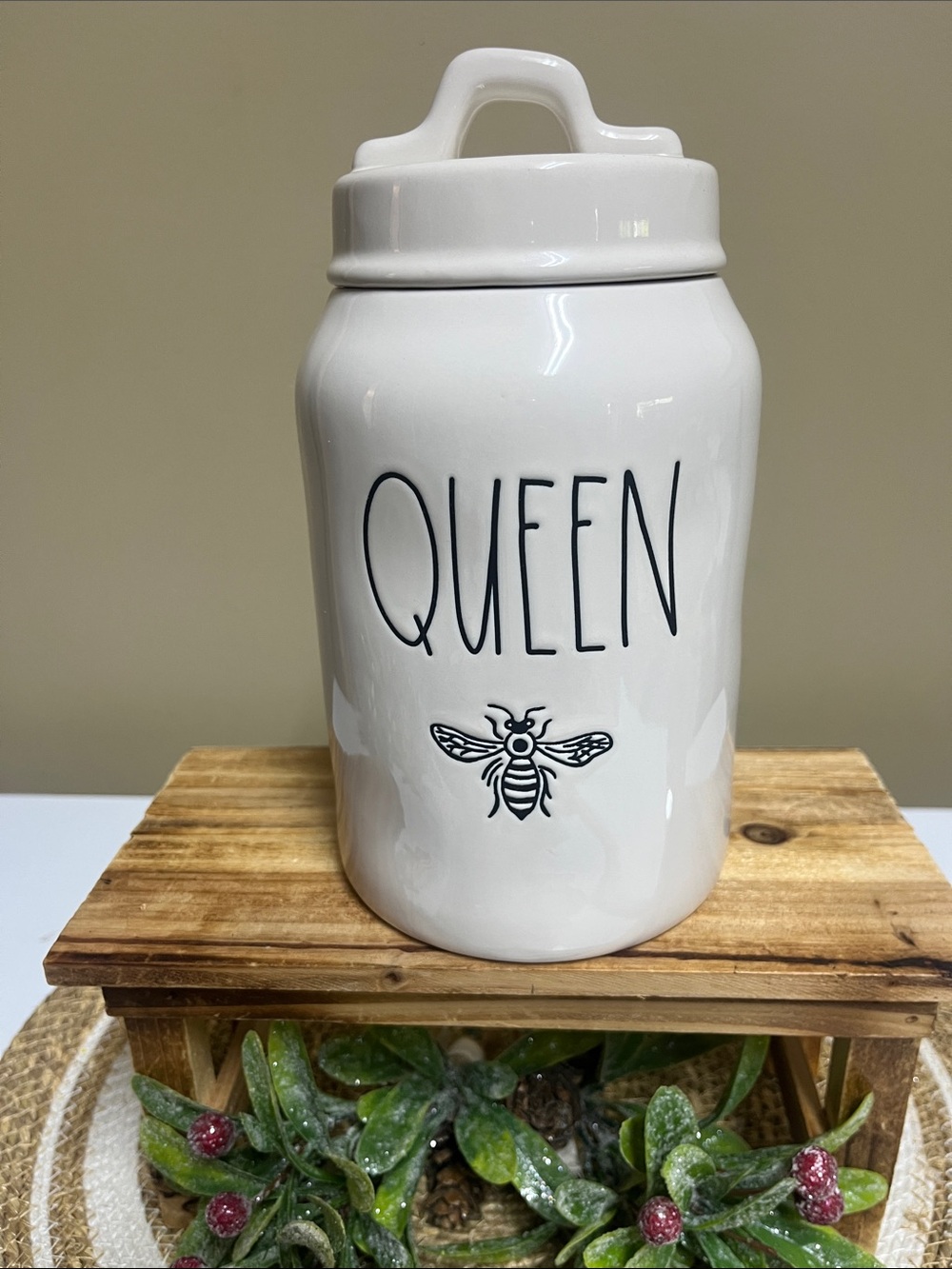 Rae Dunn “Queen Bee” Ceramic Canister w/Lid in good condition